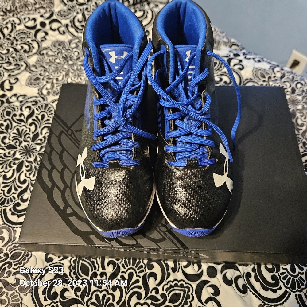 Youth cleats by under armour